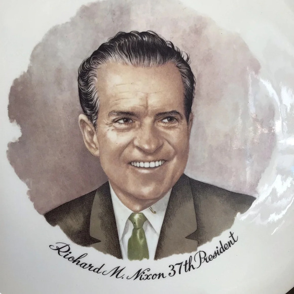 Vintage Richard M. Nixon 37th President Collectible Ceramic Plate - Picture 2 of 3